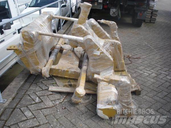 CAT 140M/160M Ripper Muut koneet