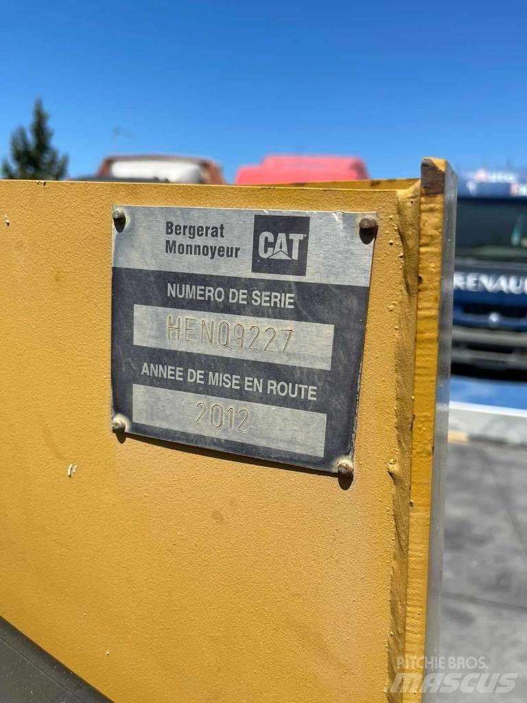 CAT 236 B Liukuohjatut kuormaajat
