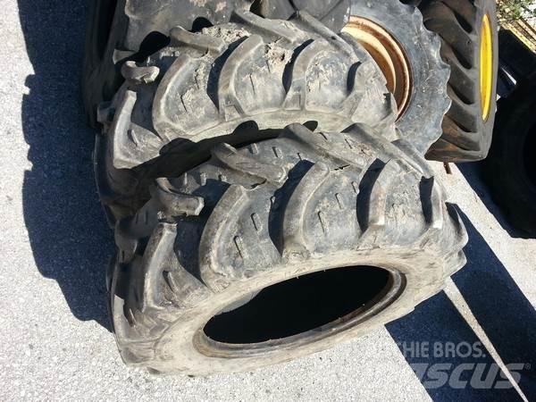  Pneus 280/70R18 Renkaat ja vanteet