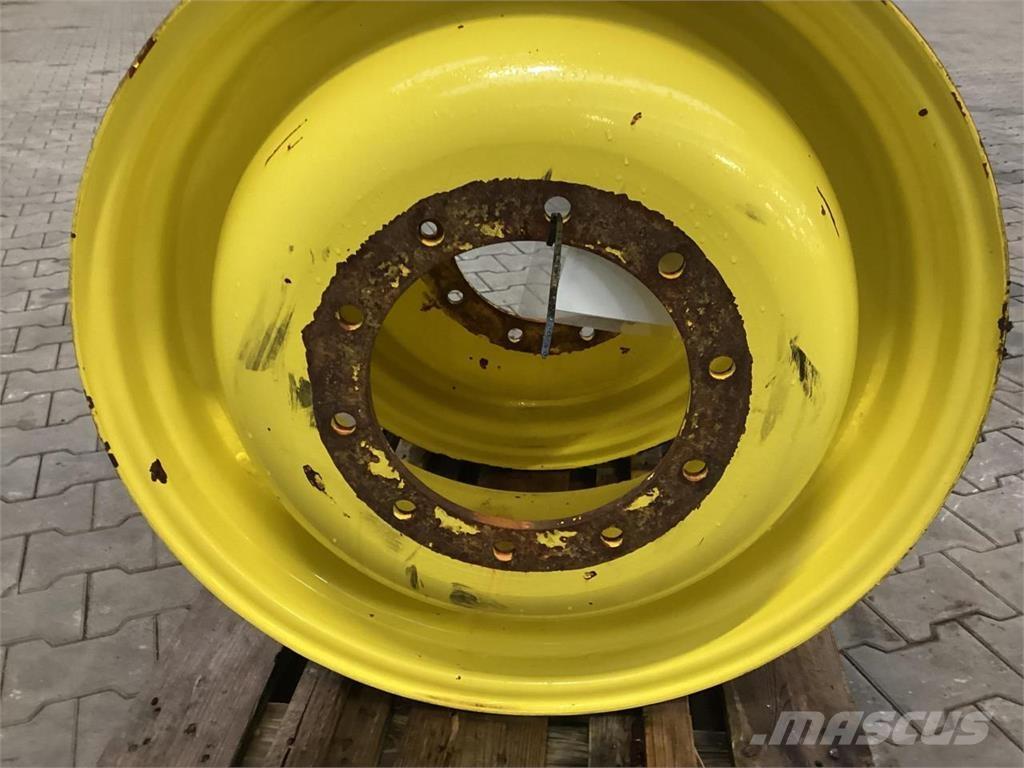 John Deere 15x30 Renkaat ja vanteet