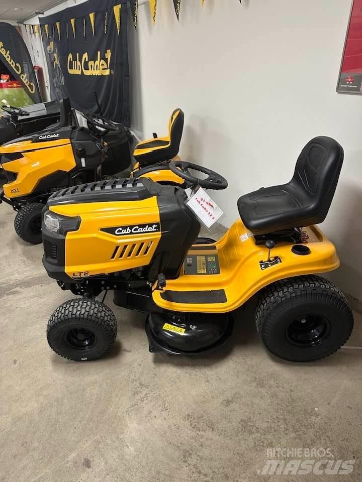 Cub Cadet LT 2 NS92 Päältäajettavat ruohonleikkurit