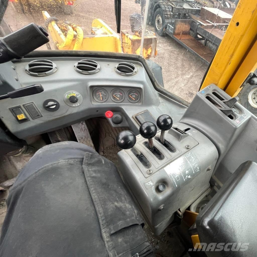 Volvo L 120 C Pyöräkuormaajat