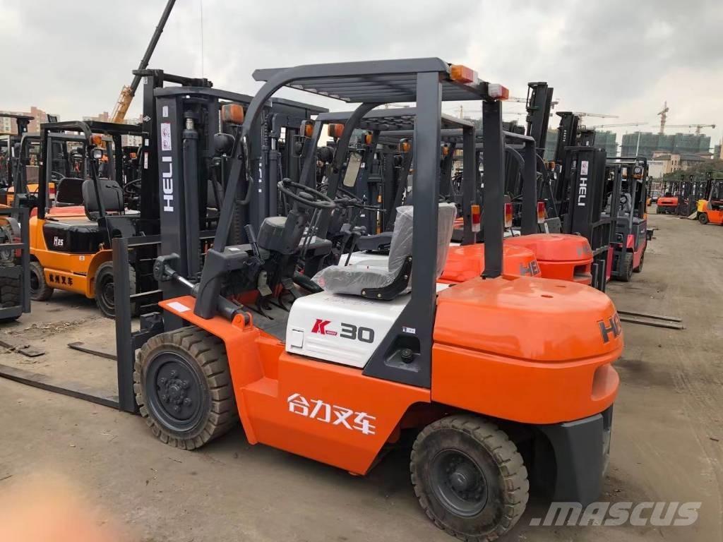 Heli FD 30 Dieseltrukit