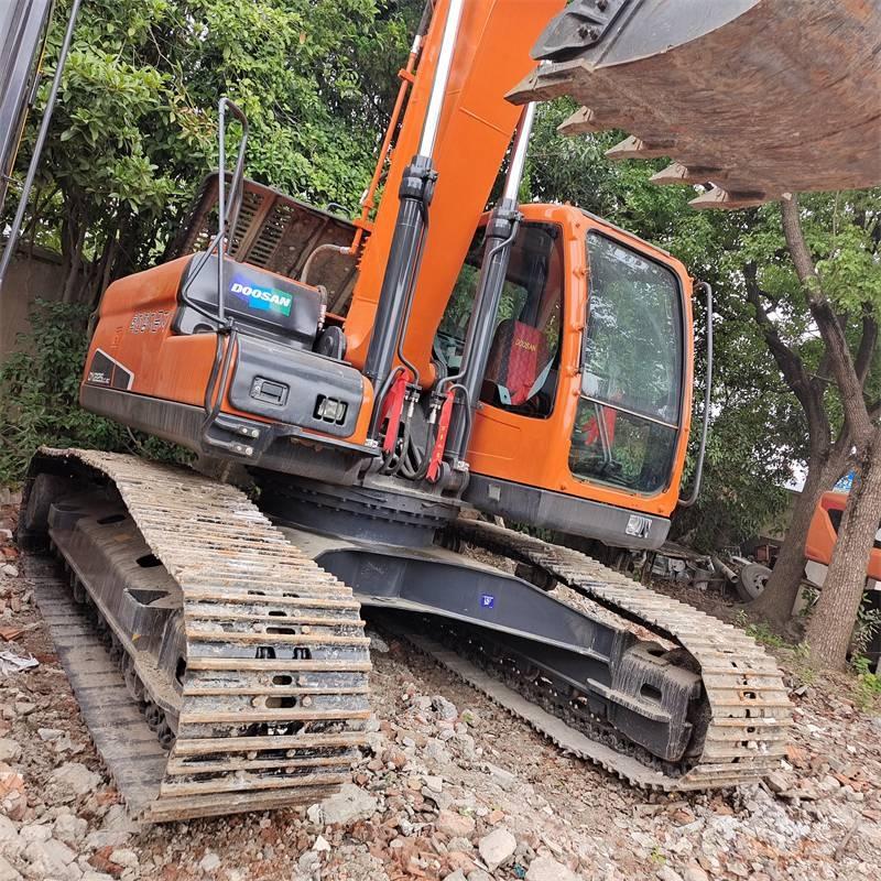 Doosan DX 225 LC Telakaivukoneet