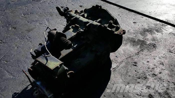  Transmission AKG4 Muut