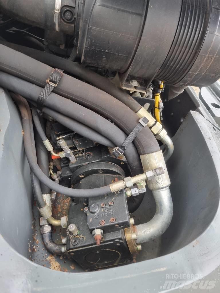 Liebherr L 526 Pyöräkuormaajat