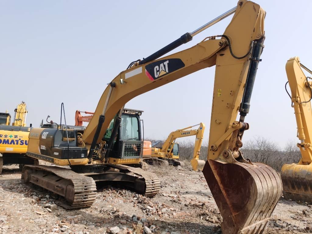 CAT 323 D L Telakaivukoneet
