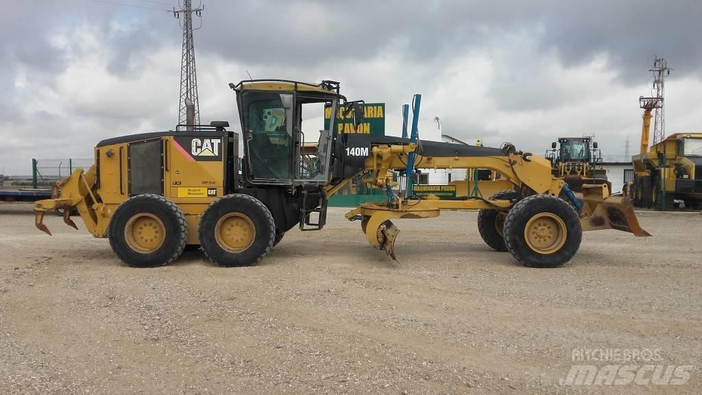 CAT 140 M Tiehöylät