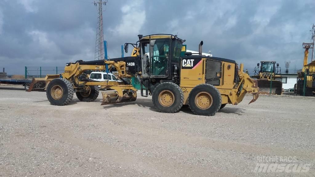CAT 140 M Tiehöylät