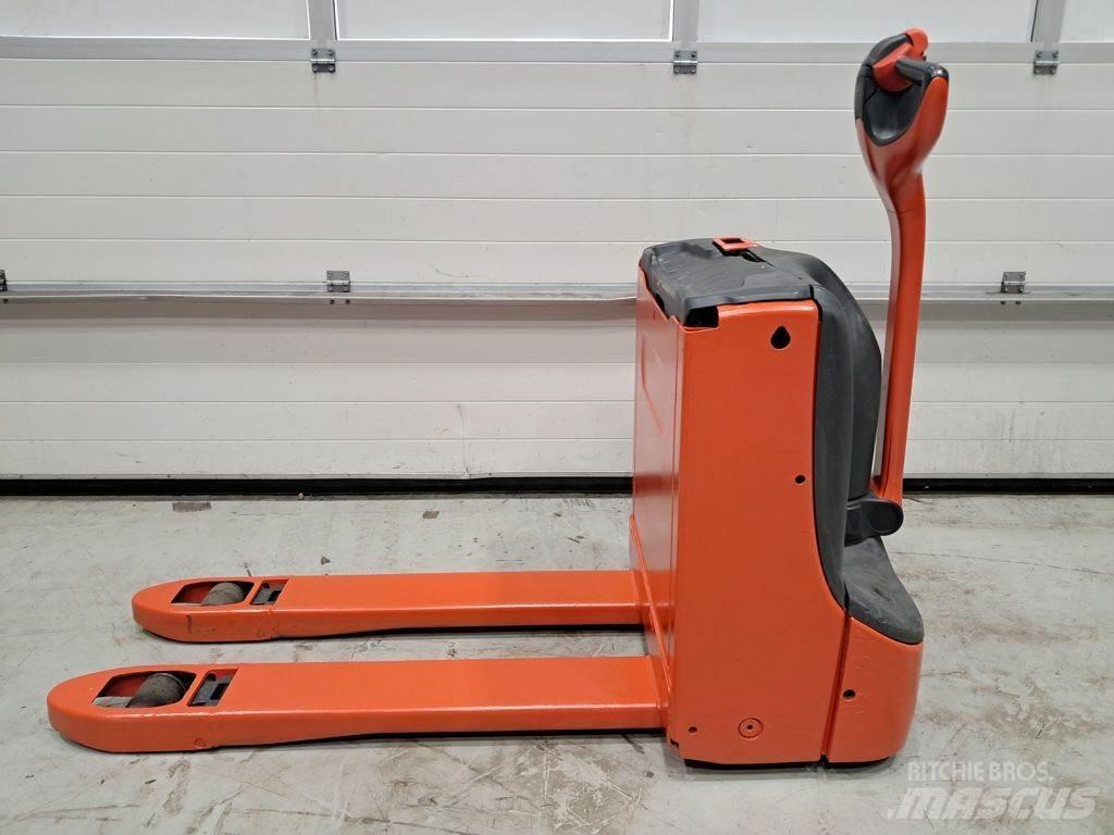 Linde T16 Lavansiirtotrukit