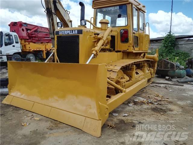 CAT D 6 D Telaketjupuskutraktorit