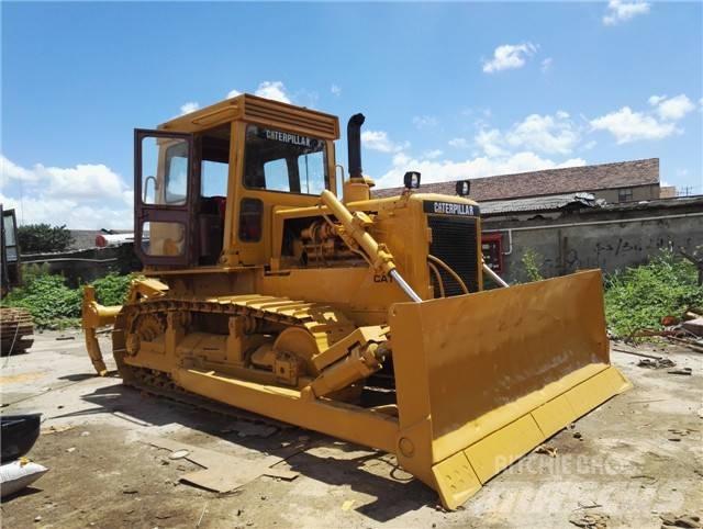 CAT D 6 D Telaketjupuskutraktorit