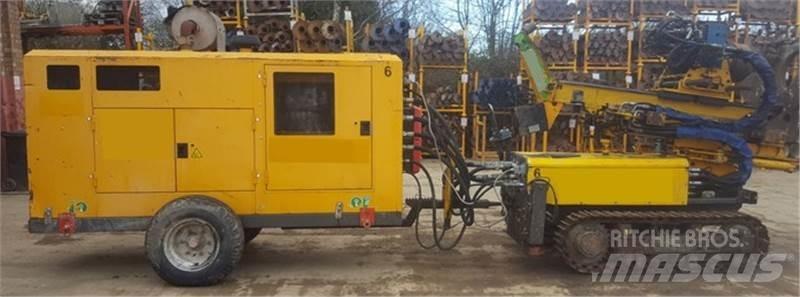 Klemm 702-2 Avolouhintaporauslaitteet