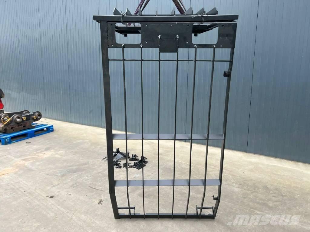 CAT 312D Guard Ohjaamo ja sisusta