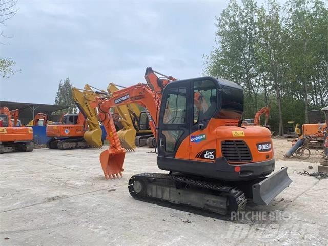 Doosan DX60 Minikaivukoneet < 7t