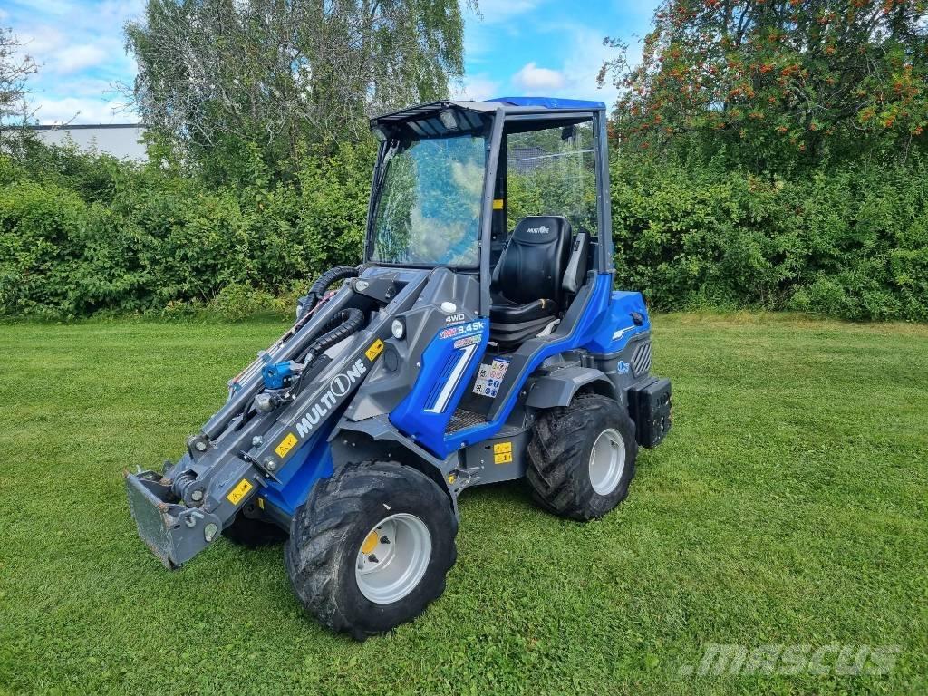 Multione 8.4 Sk Liukuohjatut kuormaajat