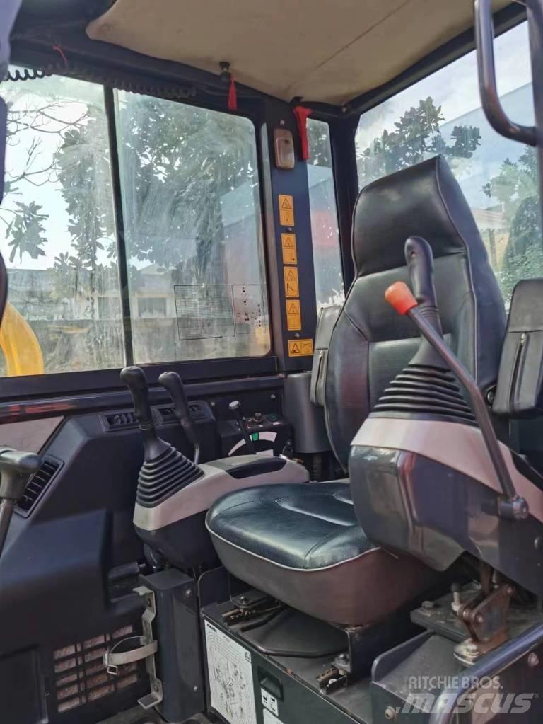 Komatsu PC 56 Minikaivukoneet < 7t