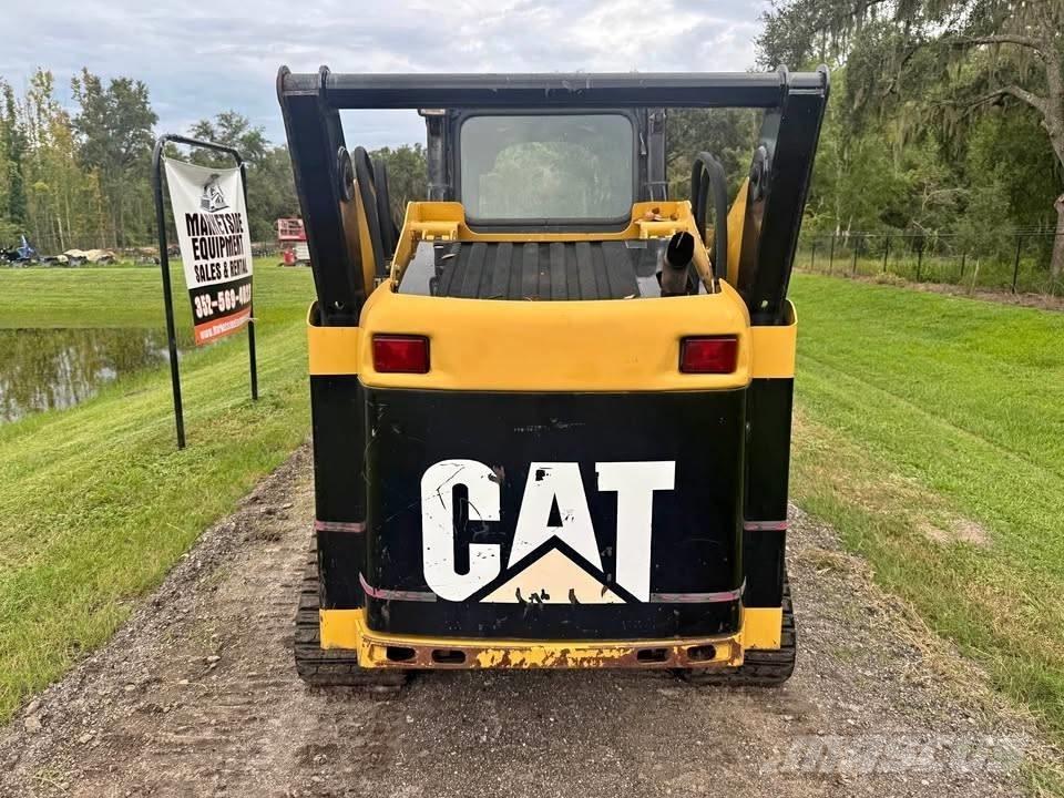 CAT 257B Liukuohjatut kuormaajat