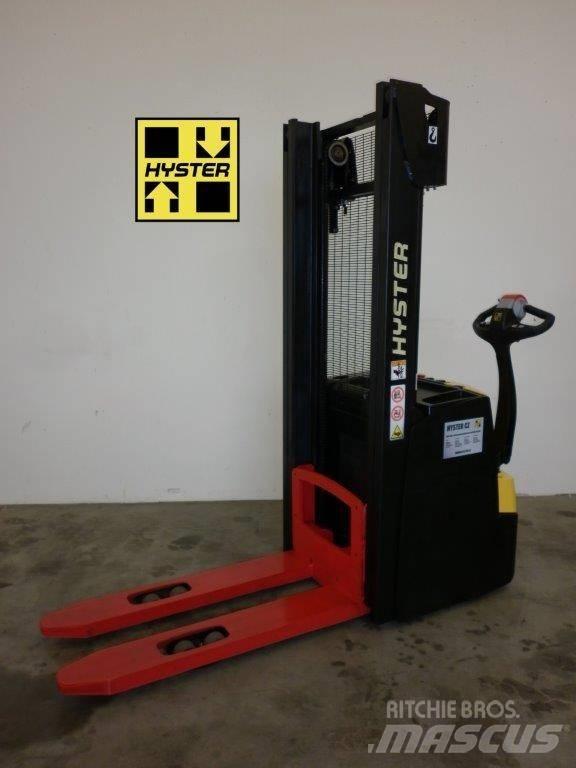 Hyster S1.6 Käyden ajettavat pinoamistrukit