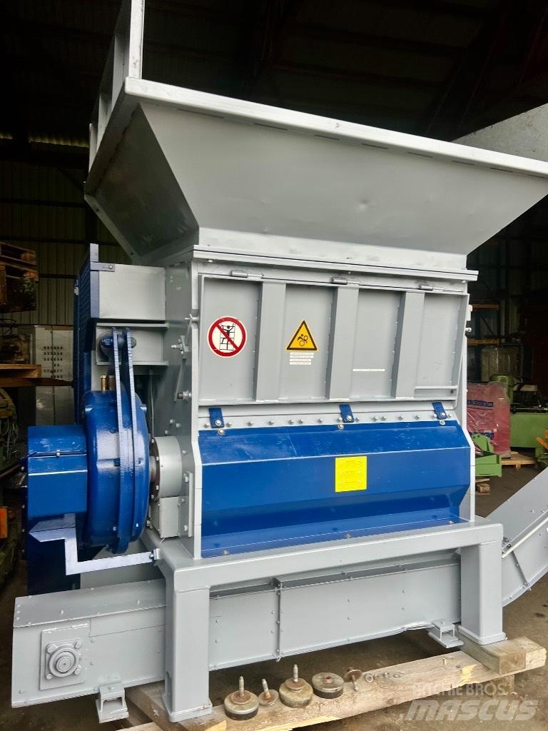Lindner VEGA 1500 Jätteen silppurit