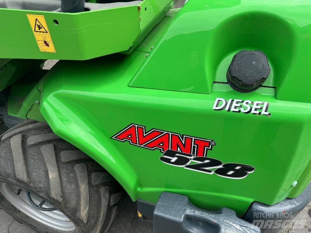 Avant 528 Pienkuormaajat