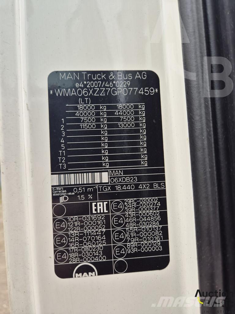 MAN TGX18.440 Vetopöytäautot