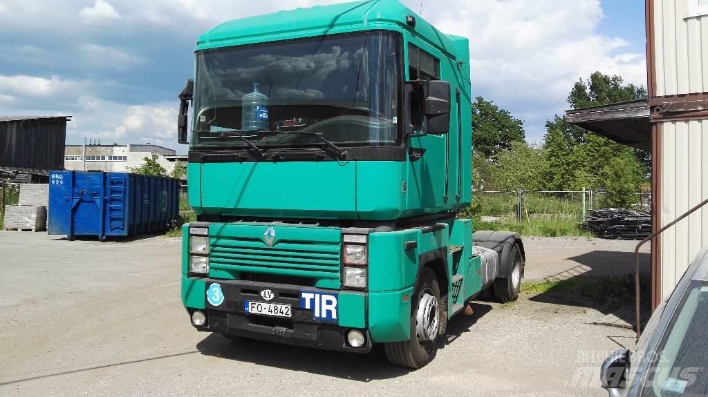 Renault MAGNUM Vetopöytäautot