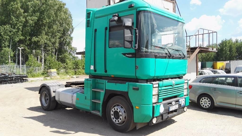 Renault MAGNUM Vetopöytäautot