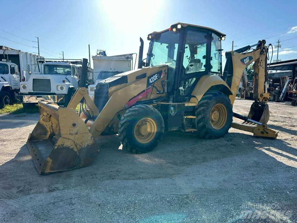 CAT 420F2 Kaivurikuormaajat