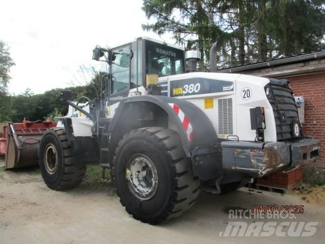 Komatsu WA 380 Pyöräkuormaajat