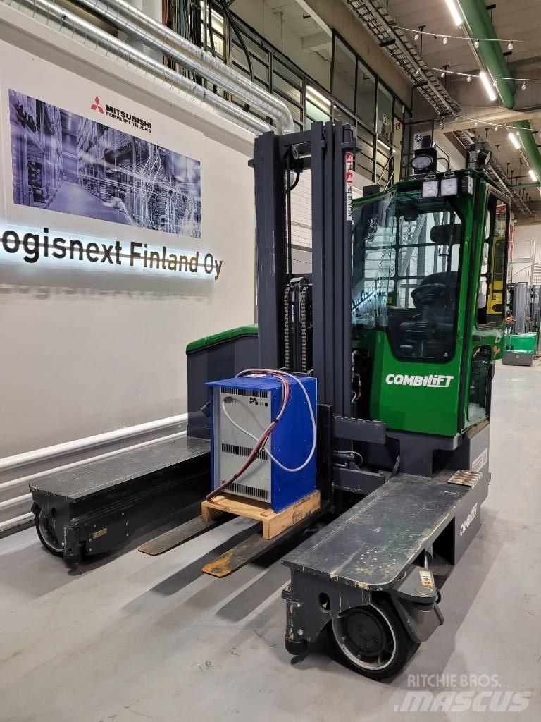 Combilift C4000ET Nelitietrukit
