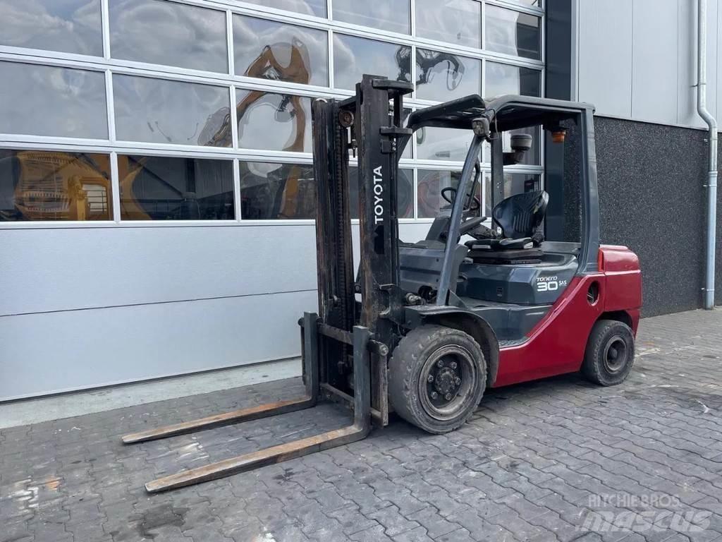Toyota 02-8DF30 Muut haarukkatrukit