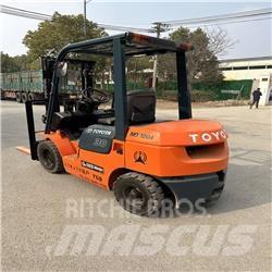 Toyota 02-7 FD F 30 Dieseltrukit