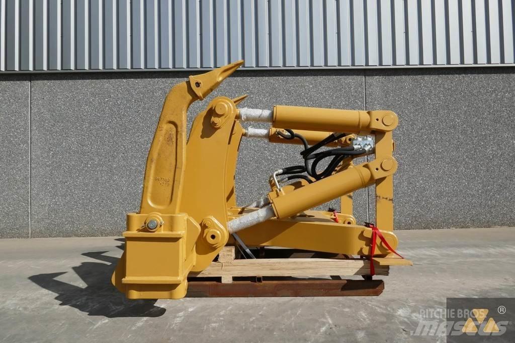 CAT D7E Ripper Muut