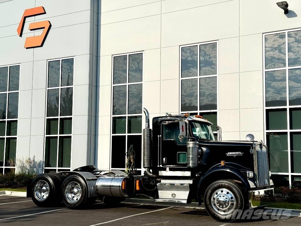 Kenworth W 900 Vetopöytäautot