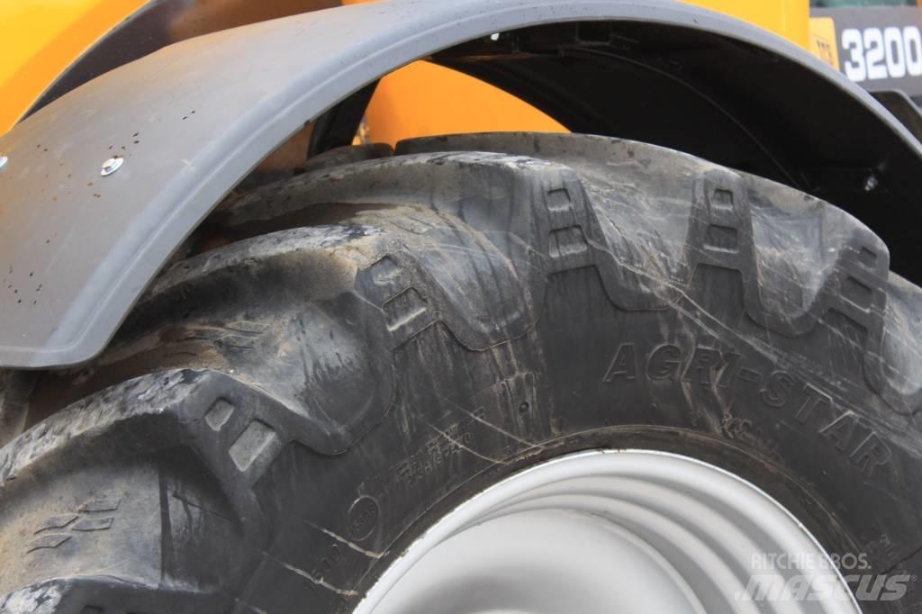 JCB Fastrac 3200 Traktorit
