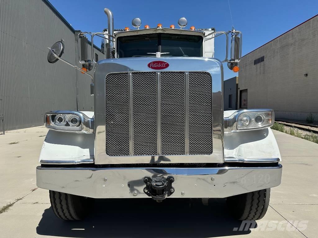 Peterbilt 367 Sora- ja kippiautot