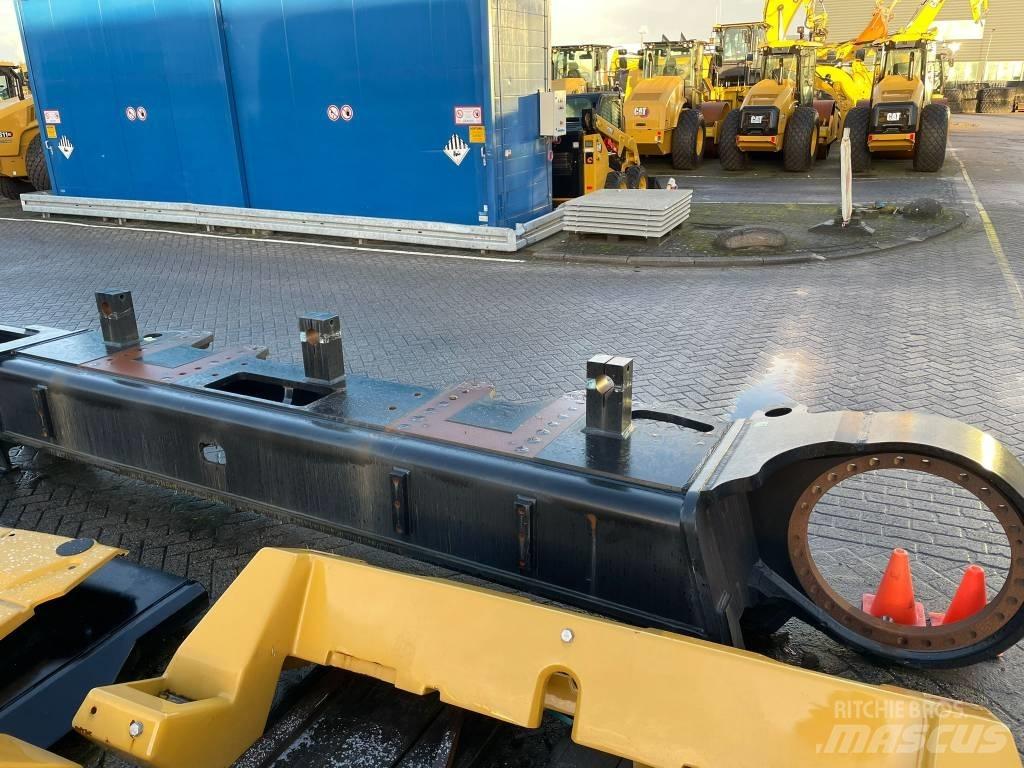 CAT 390 F L Alusta ja jousitus