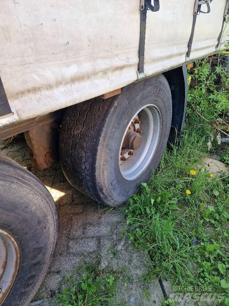 Krone sd Pressukapellipuoliperävaunut