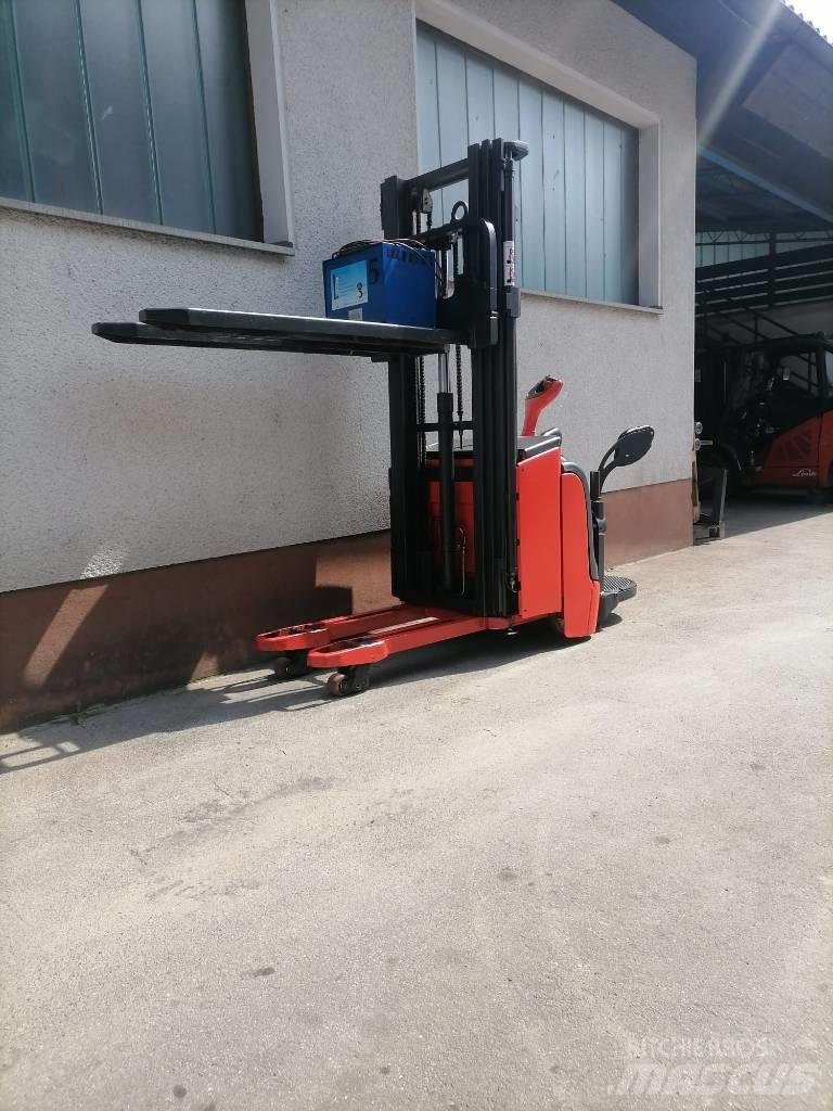 Linde L16i-AP-372 Lavansiirtotrukit ajotasolla