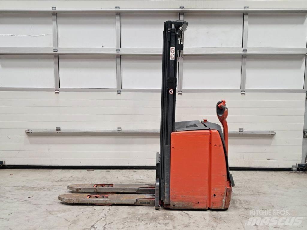 Linde L14 Käyden ajettavat pinoamistrukit