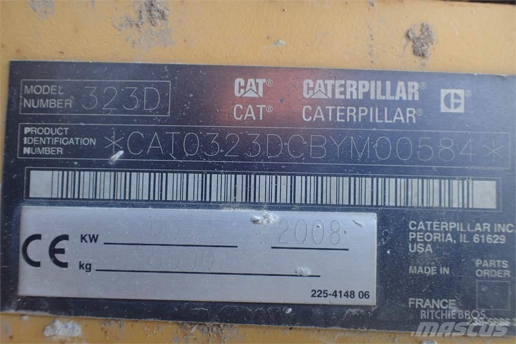 CAT 323D Traktorit