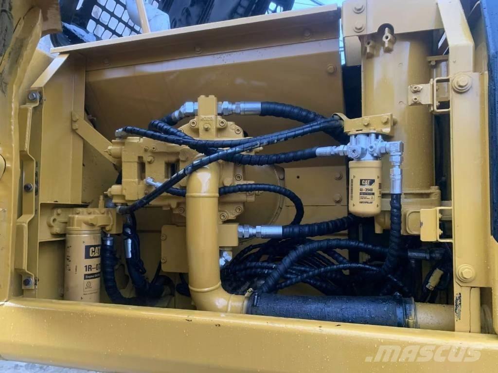 CAT 325 B L Telakaivukoneet