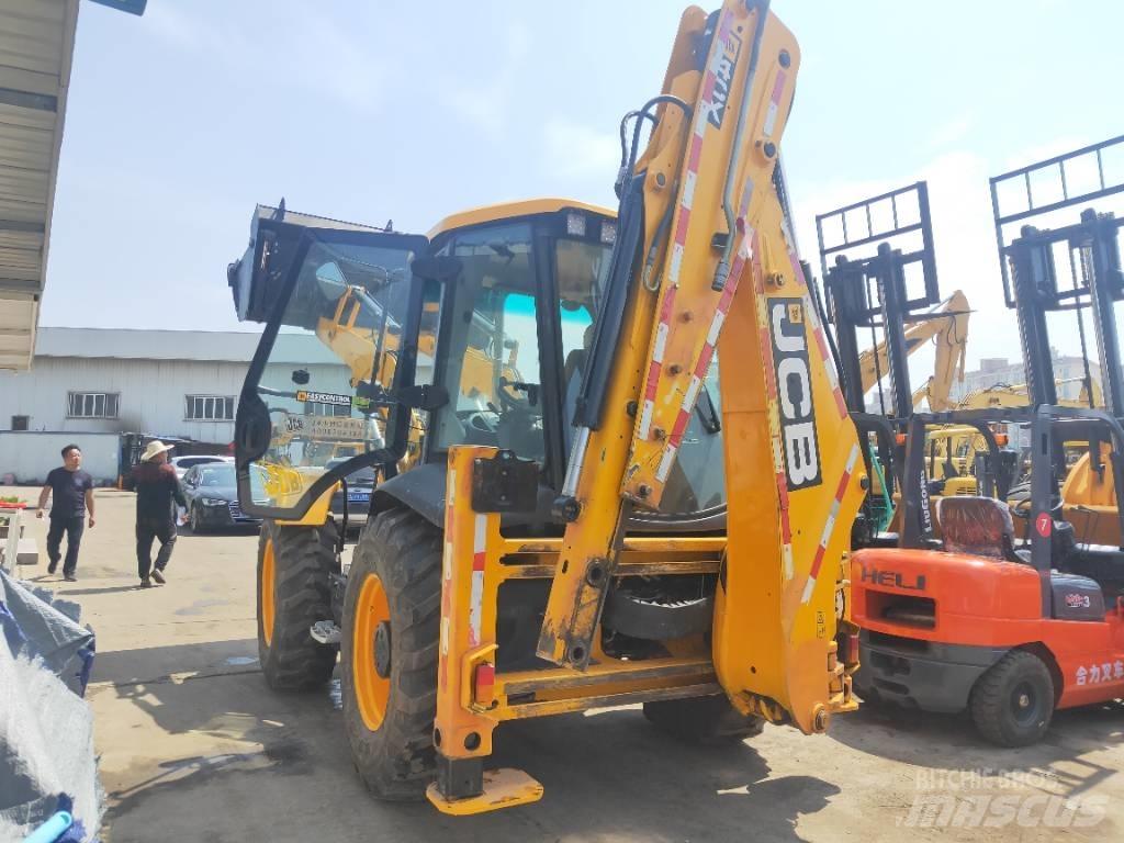 JCB 4CX Kaivurikuormaajat