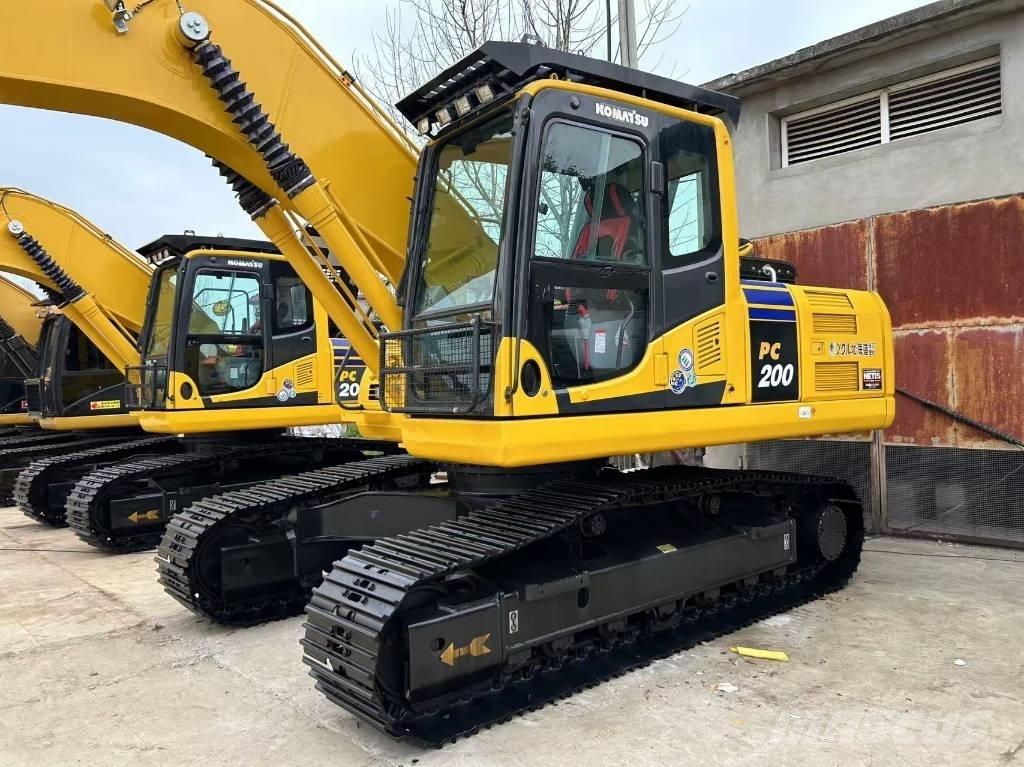Komatsu 200 Telakaivukoneet