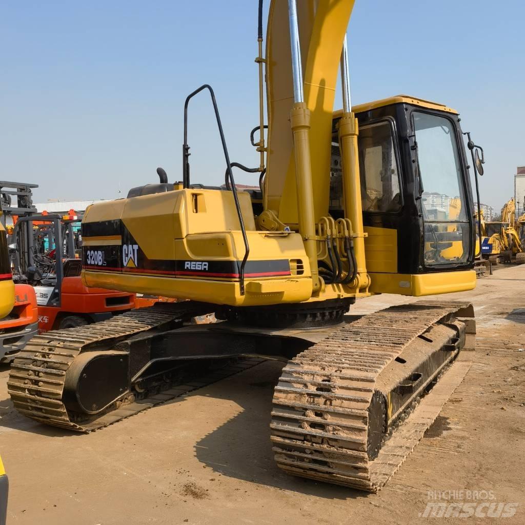 CAT 320 B L Telakaivukoneet