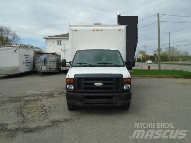 Ford E 350 Pakettiautot