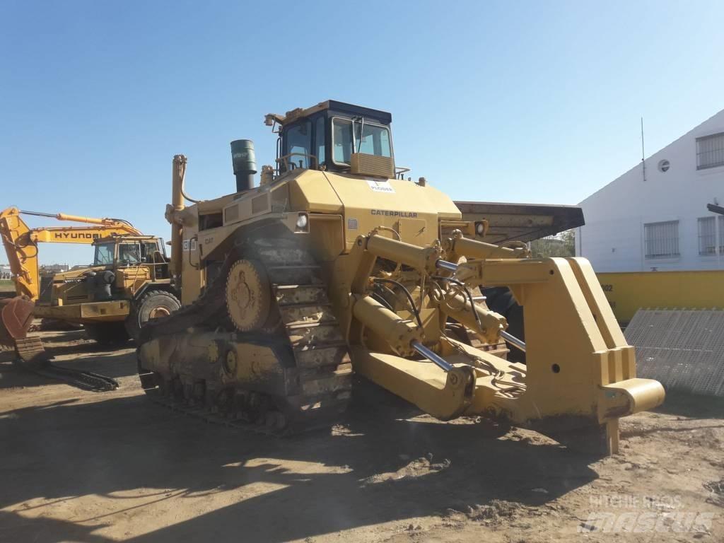 CAT D 10 Telaketjupuskutraktorit