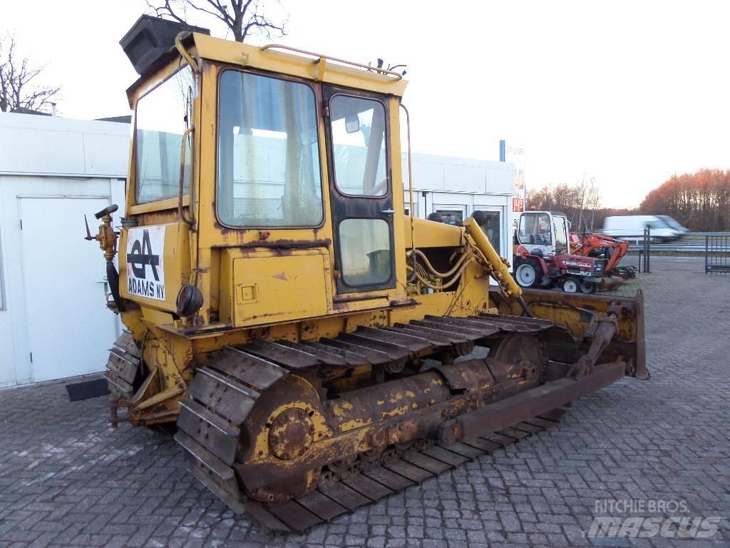 CAT D 4 E Telaketjupuskutraktorit