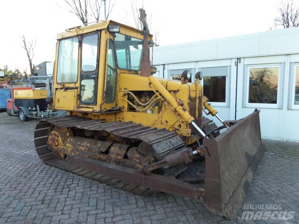 CAT D 4 E Telaketjupuskutraktorit